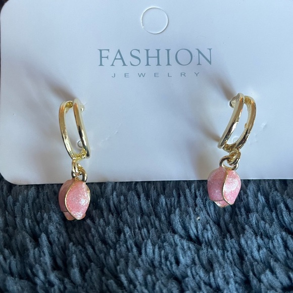 NWOT Dripping Oil Tulip Earrings Fashion Niche French Design Stud Earrings - Picture 6 of 7